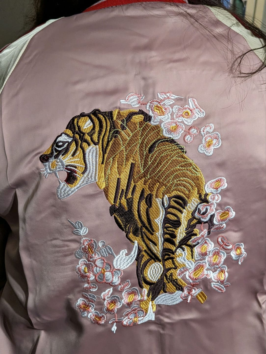 Customer photo review of Mountain & Tiger Souvenir Jacket [Reversible]