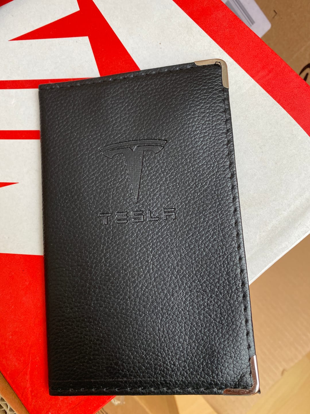 Customer photo review of Porte Carte Grise Tesla
