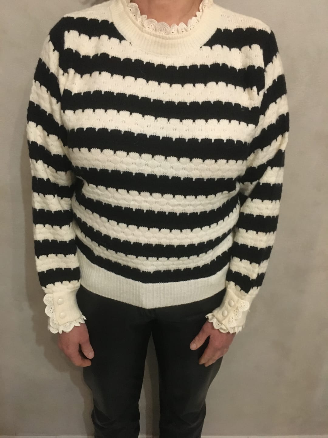Customer photo review of Pull Lenny rayures et dentelle