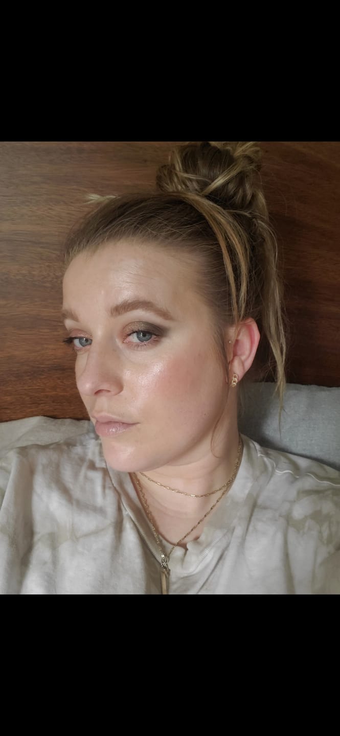 Customer photo review of Glow Lust™ Radiant Luminizer