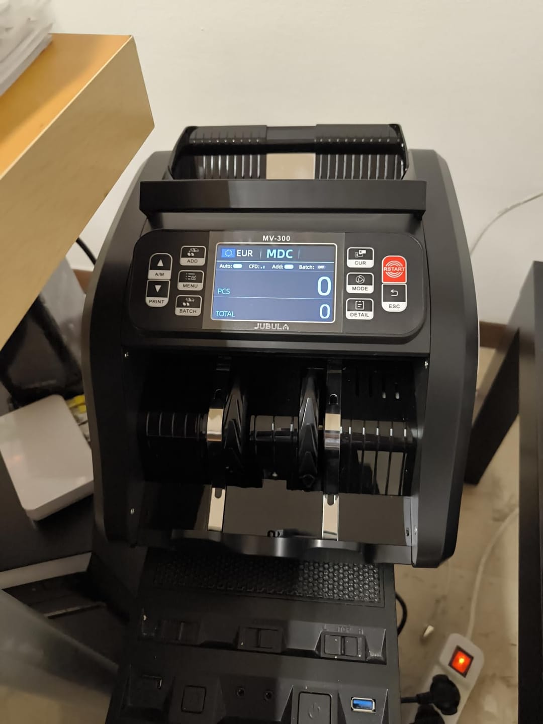 Customer photo review of Jubula MV-300 Banknote Value Counter