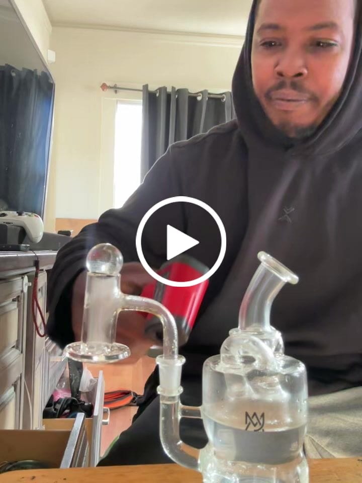 Customer video review of Turbine Mini Dab Rig