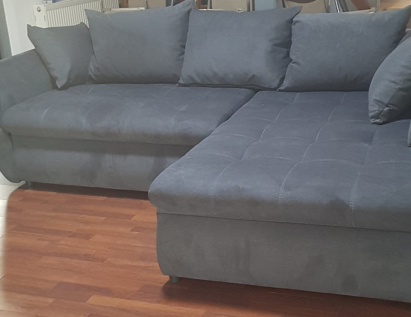 Customer photo review of Colțar extensibil cu ladă de depozitare Loana Grafit 270x185 cm