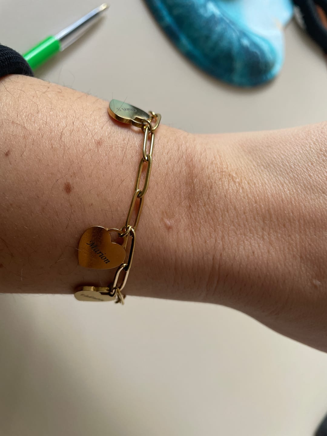 Customer photo review of Bracelet Personnalisé à Cœurs Multiples
