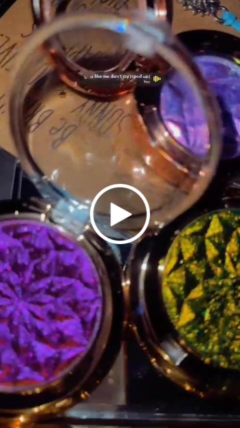 Customer video review of Multichrome Special effect eyeshadow - Medusa