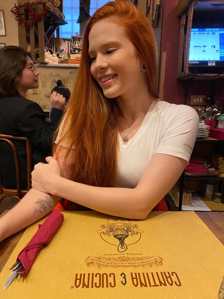 Customer photo review of Camiseta Postural Feminina - Posture Shirt® Pullover