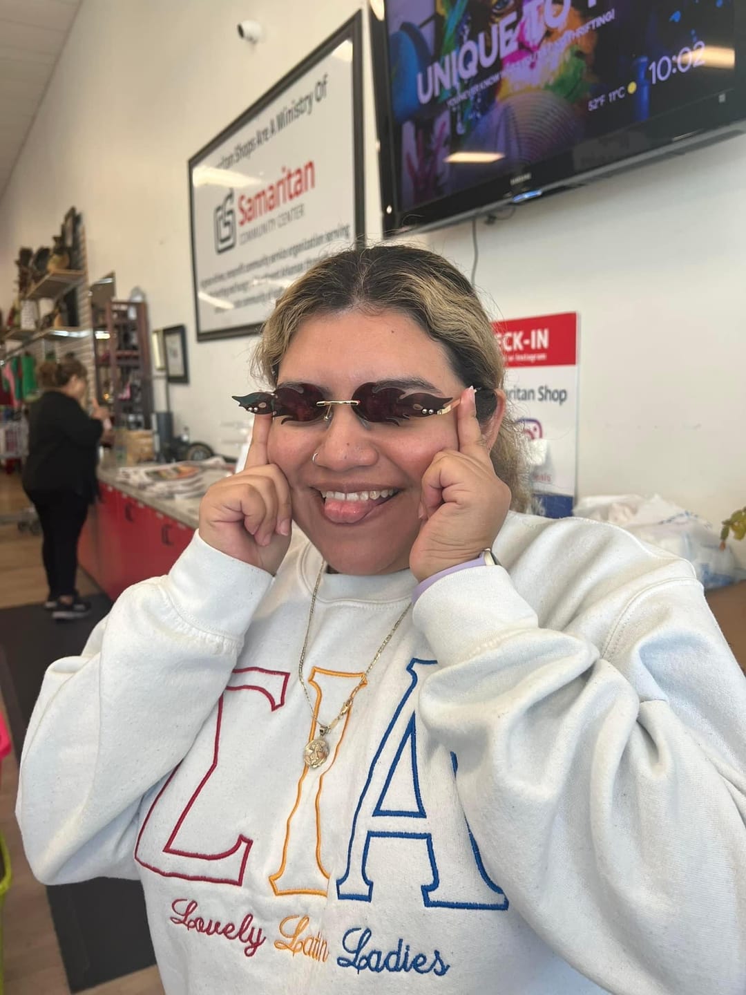 Customer photo review of SIA Minimalist Stitched Letter Crew
