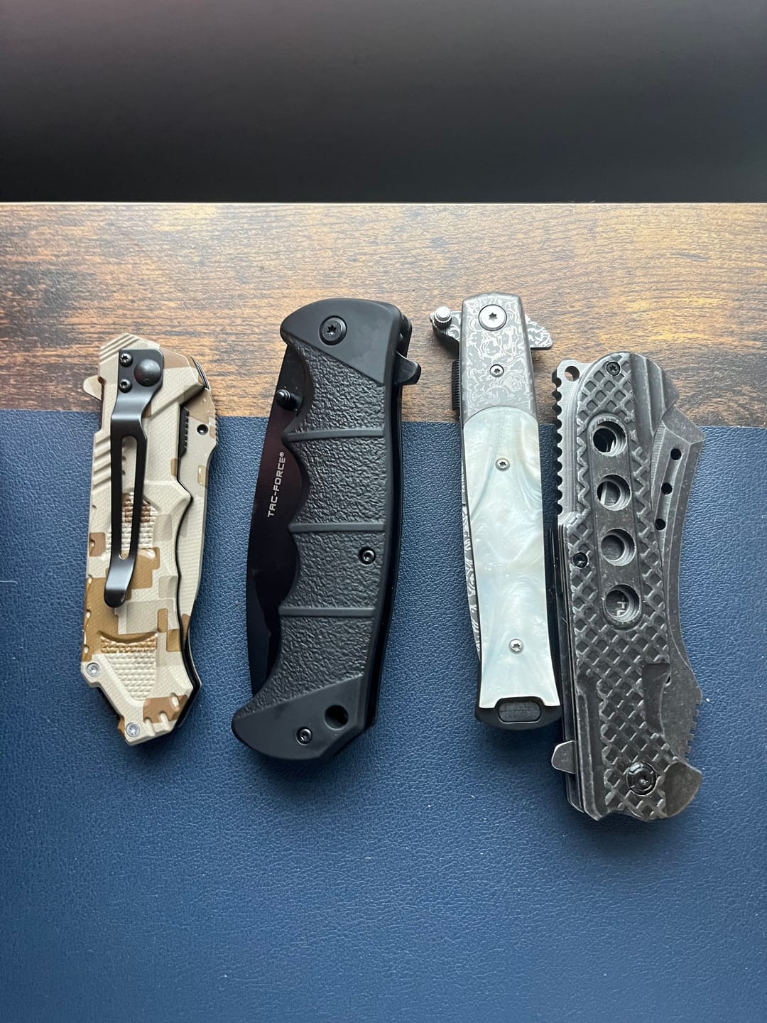 Customer photo review of Mystery Knives Box™