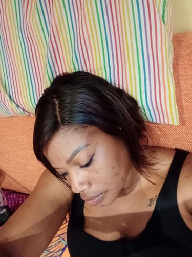 Customer photo review of Prédécoupé Bobo Wig Front Lace 13x4" Raide Brun Foncé « prêt-à-porter »
