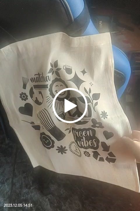 Customer video review of Tote Bag Oficial