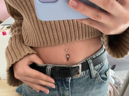 Customer photo review of Eternal Teardrop Belly Piercing