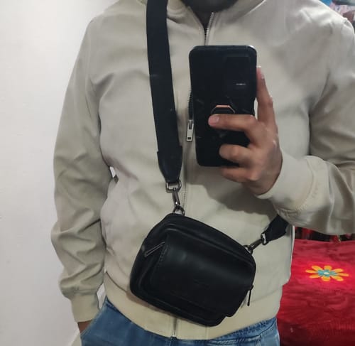 Customer photo review of Crossbody Talpa Negro Liso