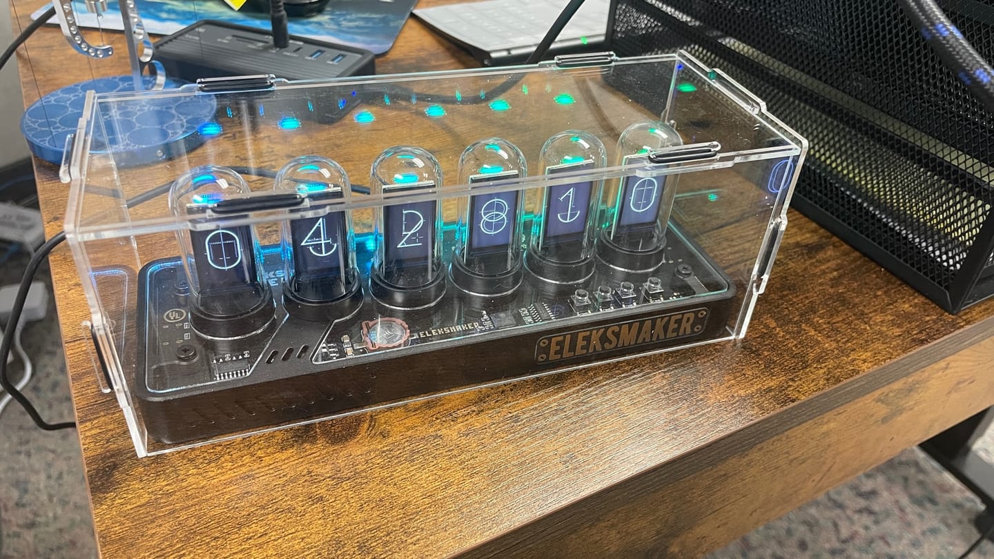 Customer photo review of Dust cover for EleksTube IPS & R & Pro