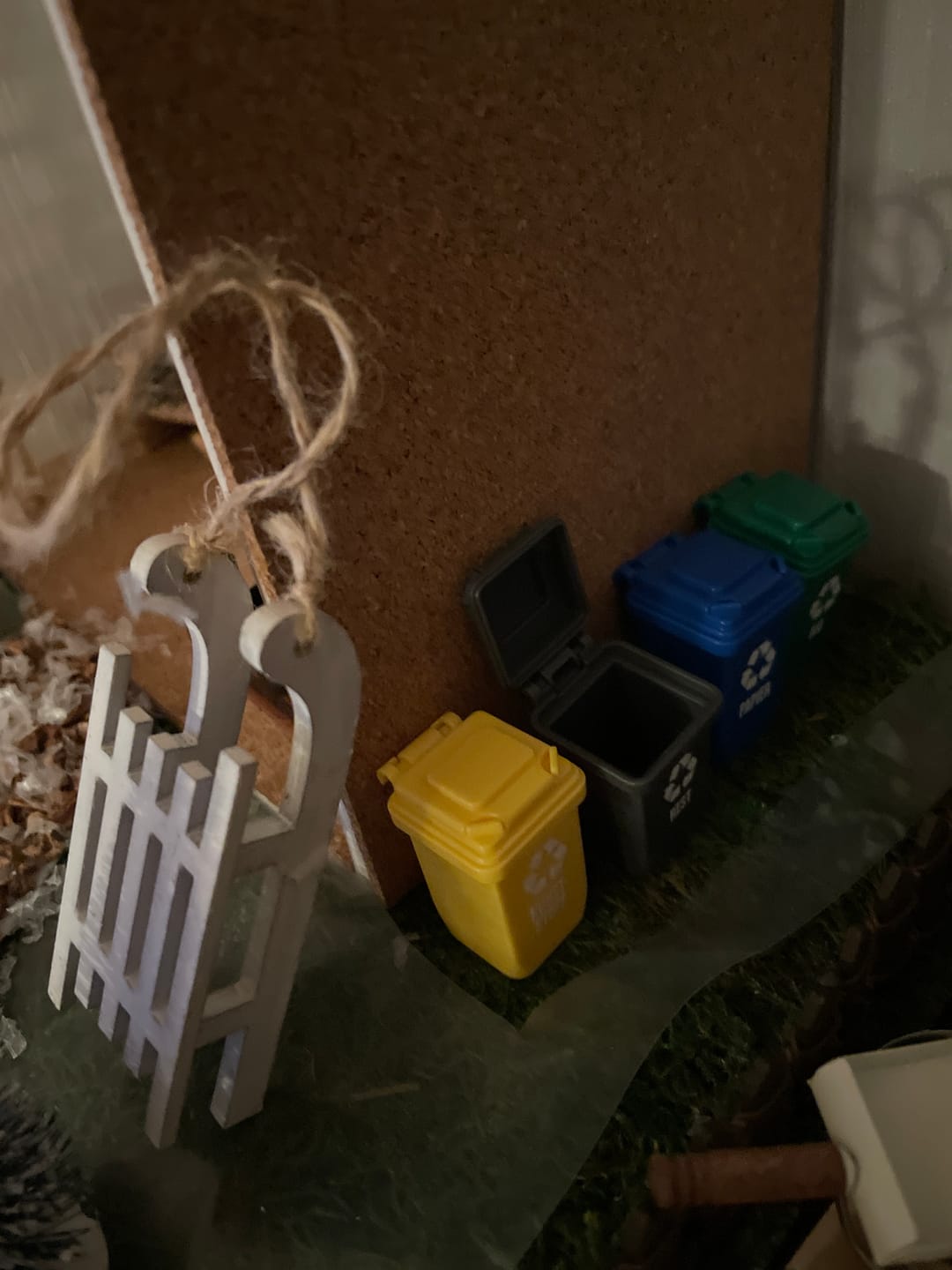 Customer photo review of Mini Mülltonnen für die Wichteltür + Recycling Memo