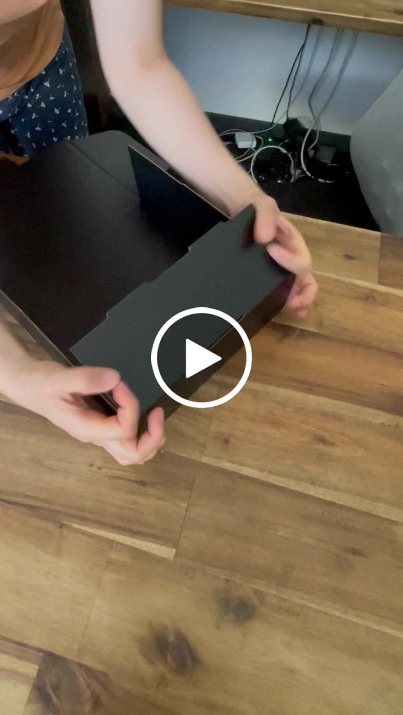 Customer video review of 220 x 160 x 77mm A5 Diecut Full Black Mailing Box B236