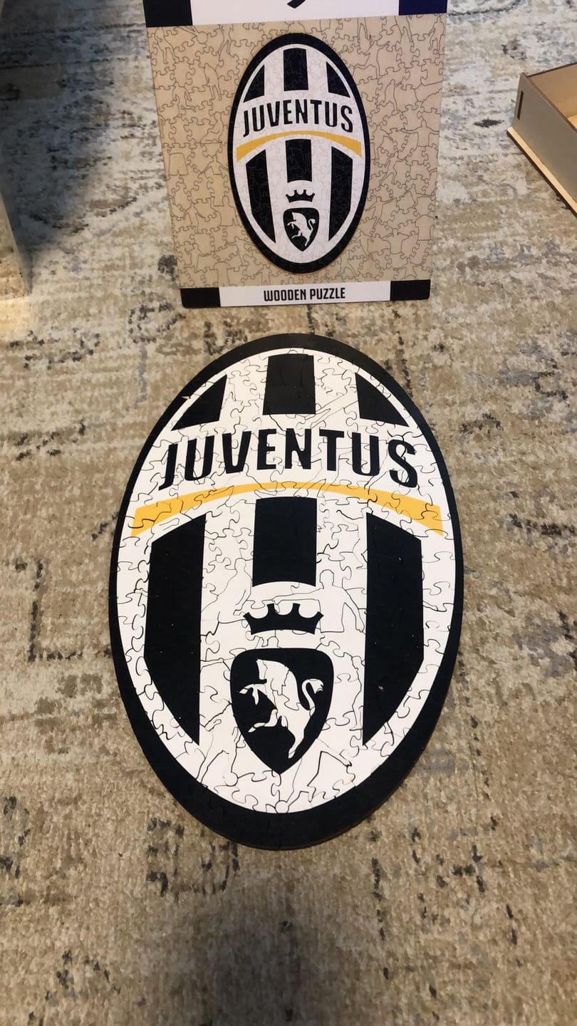 Customer photo review of Retro Logo Juventus® - Puzzle di Legno