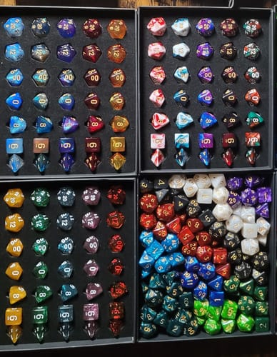 Customer photo review of Drachenreiter / Dämon Etui (5x7 Würfel)