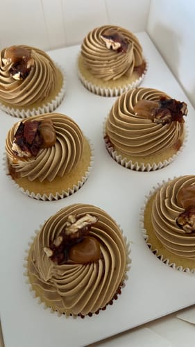 Customer photo review of Cupcakes