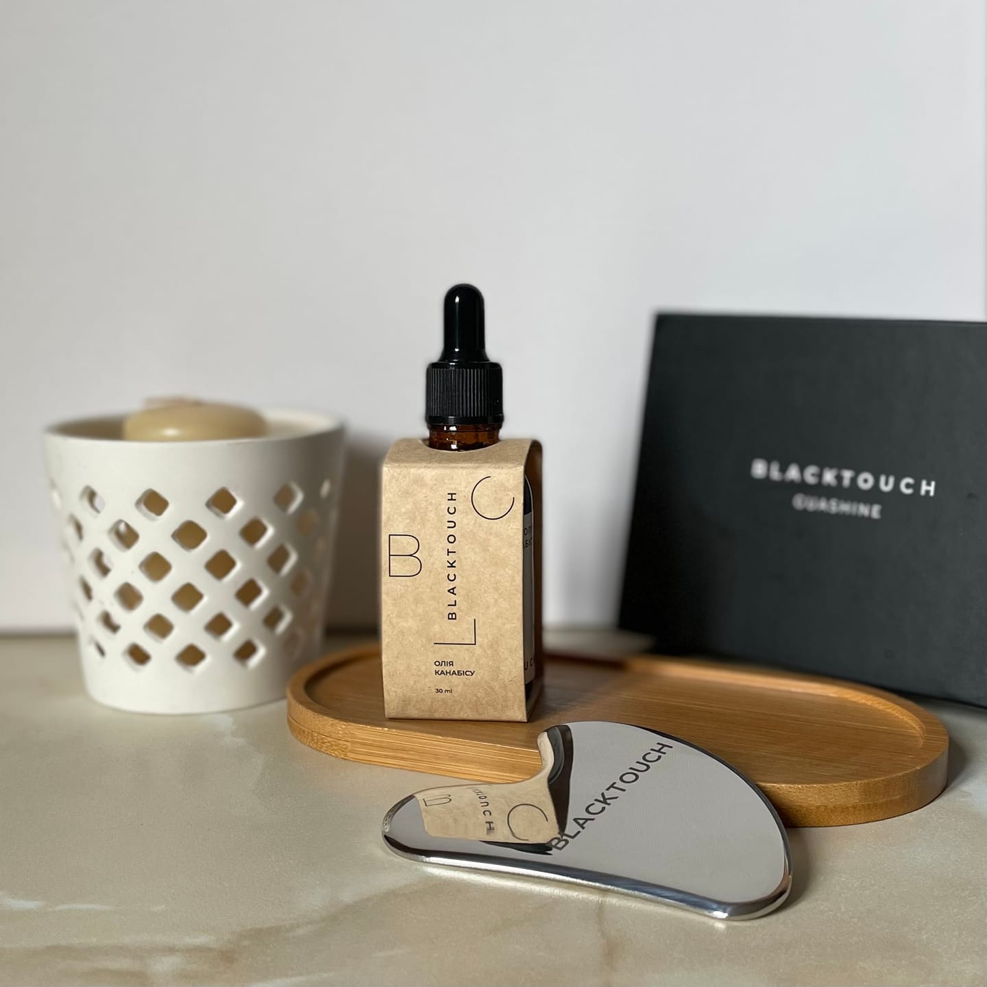 Customer photo review of Сталевий шкребок для гуа-ша масажу обличчя