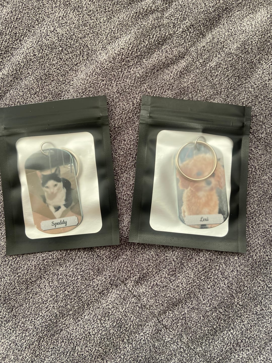 Customer photo review of Doppeltes Foto - Individueller Dog Tag Schlüsselanhänger