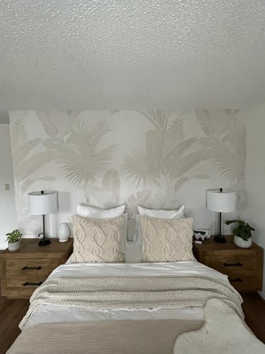 Customer photo review of Luxe Tropical in Sand Wallpaper