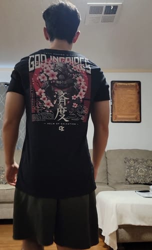 Customer photo review of Pariah 'Helm' Lightweight T-Shirt