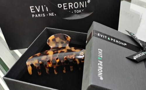 Customer photo review of Carolyn Large Hair Claw