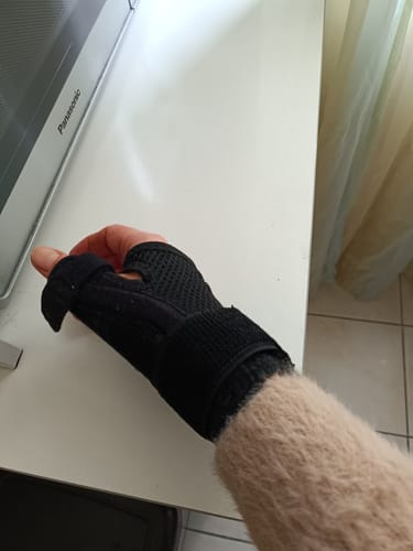 Customer photo review of Artritisz Pro Csuklórögzítő Ízületi Húzódásokra