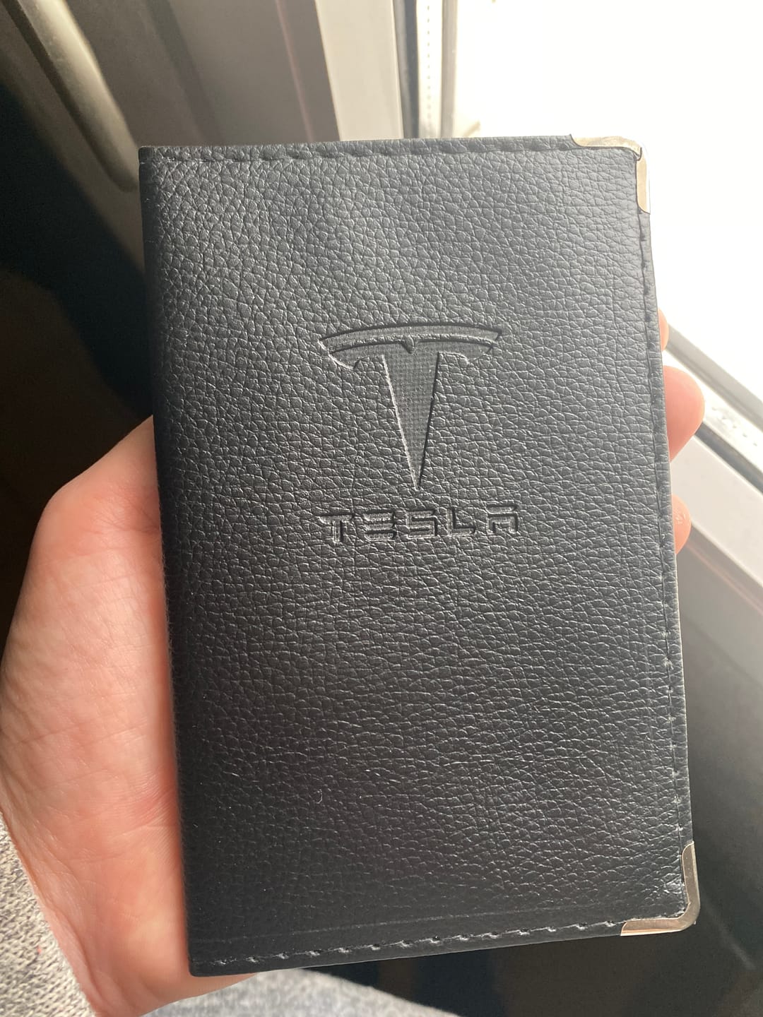 Customer photo review of Porte Carte Grise Tesla