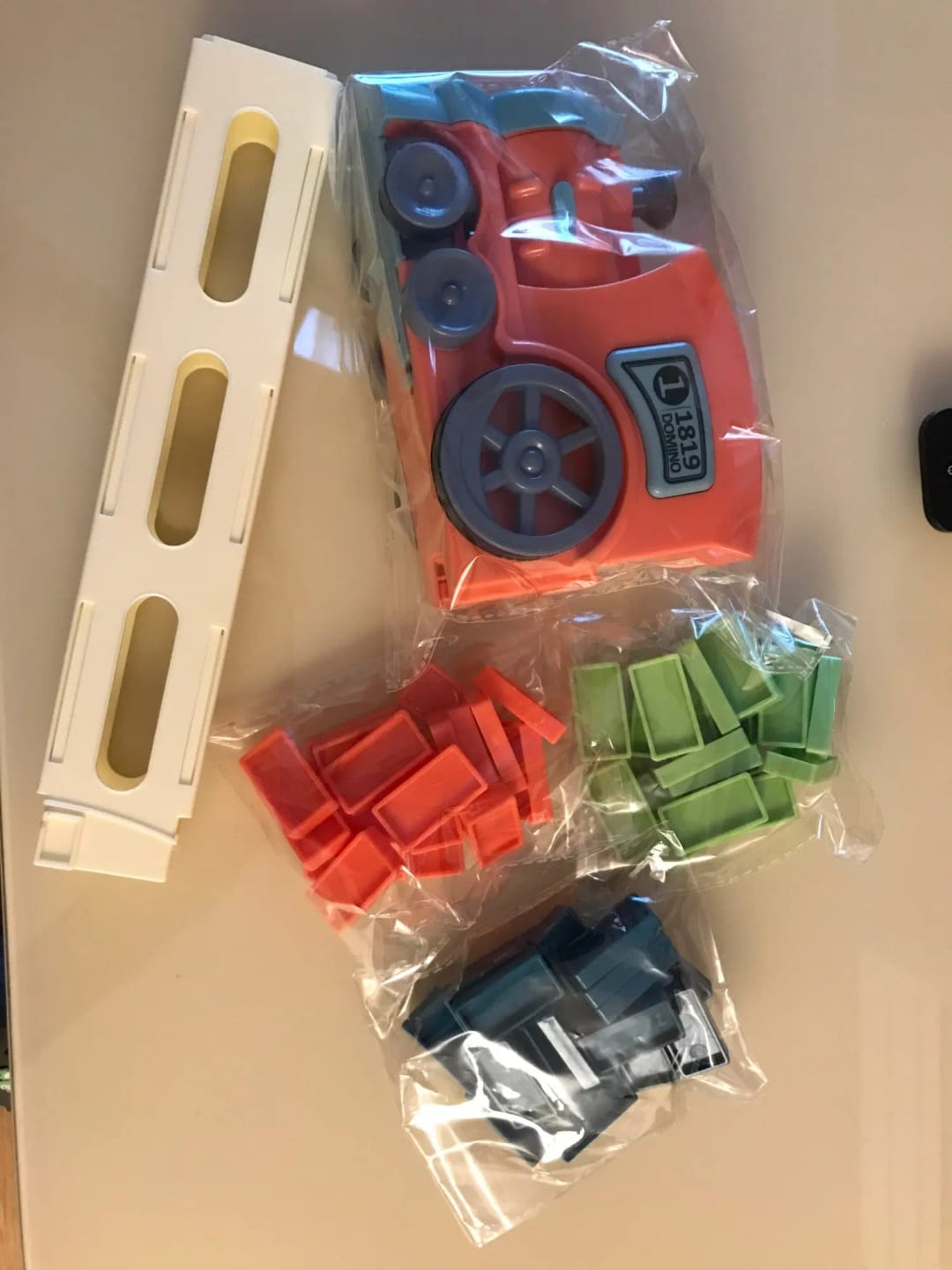 Customer photo review of Train électrique Domino éducative (+ Dominos offerts)