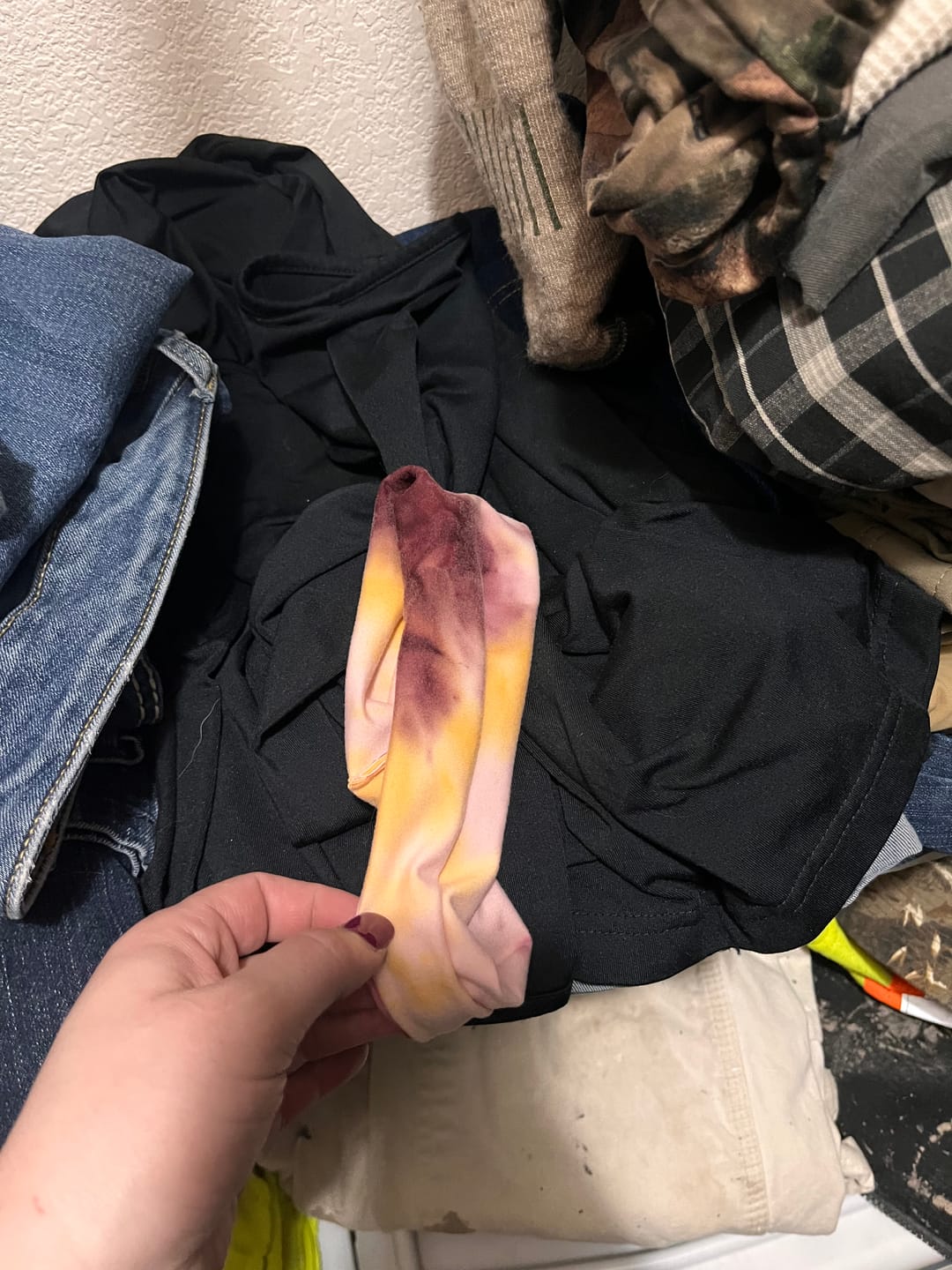 Customer photo review of Maroon & Golden Yellow Tie-dye Headband