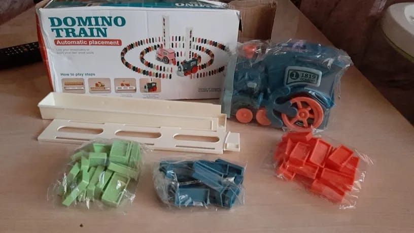 Customer photo review of Train électrique Domino éducative (+ Dominos offerts)