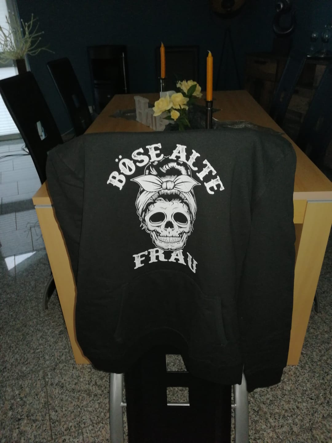 Customer photo review of Böse alte Frau - Damen Hoodie