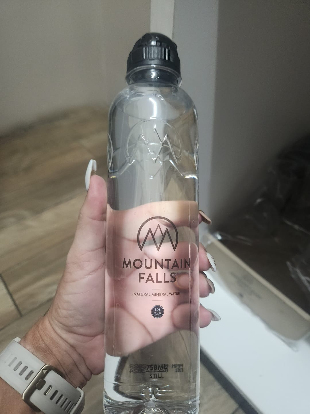 Customer photo review of 750ml Still Mineral Water - Signature ZEROPET Sports Bottle (Pack of 12)