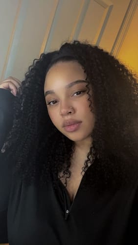 Customer photo review of Luvwin Full Density Kinky Curly Glueless Pre Cut 13x4 Frontal HD Lace Wig Ready To Go 100% Human Hair