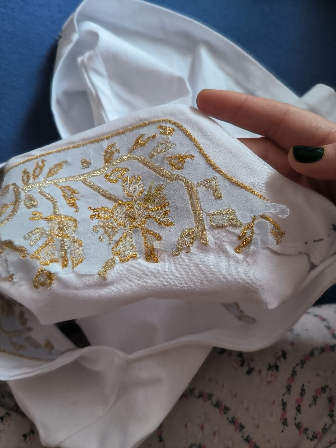 Customer photo review of Тениска с V-деколте "Дърво на живота"