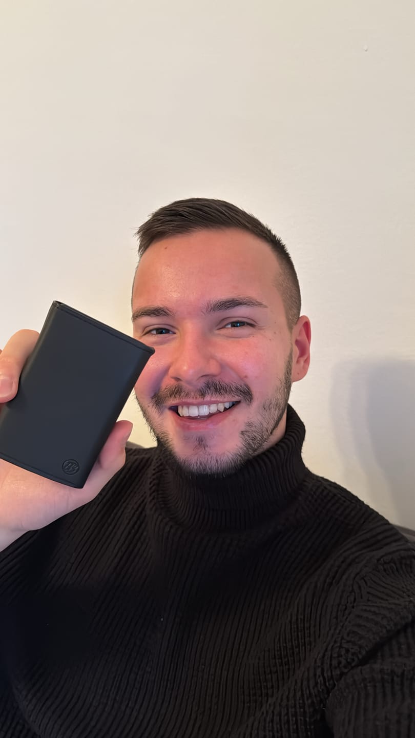 Customer photo review of Smart Wallet 3.0