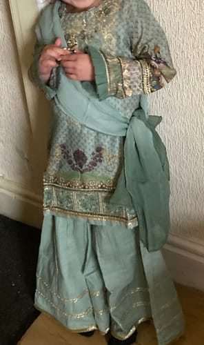 Customer photo review of Simrans Mother & Daughter Digital Print Gharara Girls Outfit AL363K