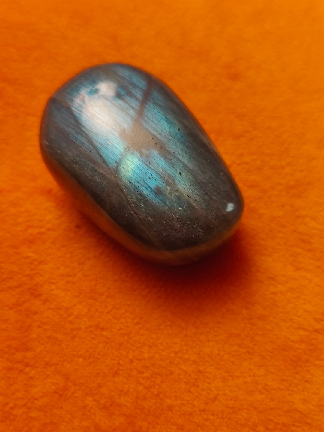 Customer photo review of Mini-galet de Labradorite Bleue AAA