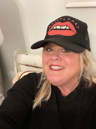 Customer photo review of A+H Lips Trucker