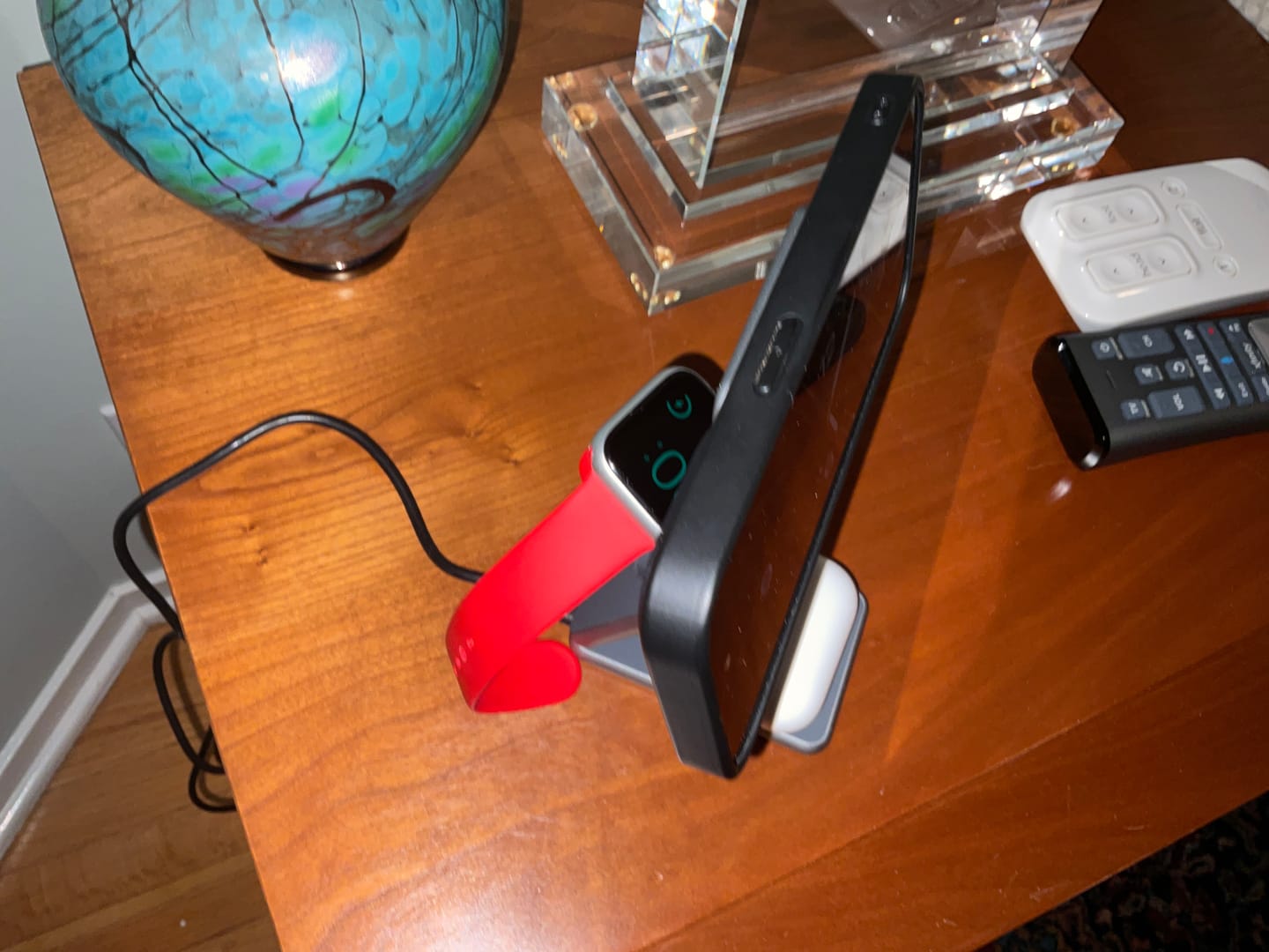 Customer photo review of MagFold Pro Qi2