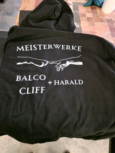 Customer photo review of Meisterwerke - personalisierbarer Unisex Hoodie Rückendruck