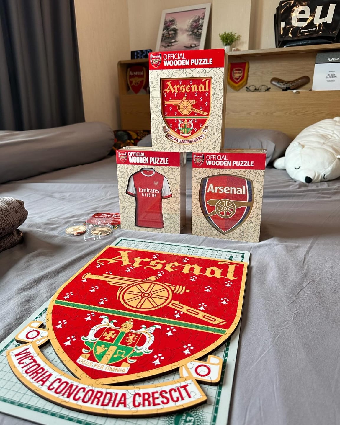 Customer photo review of Arsenal FC® Retro Logo - Wooden Puzzle