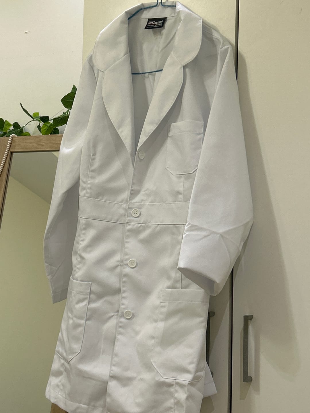 Customer photo review of لابكوت ليلي جريز اناتومي ~ Lily Lab Coat Grey's Anatomy