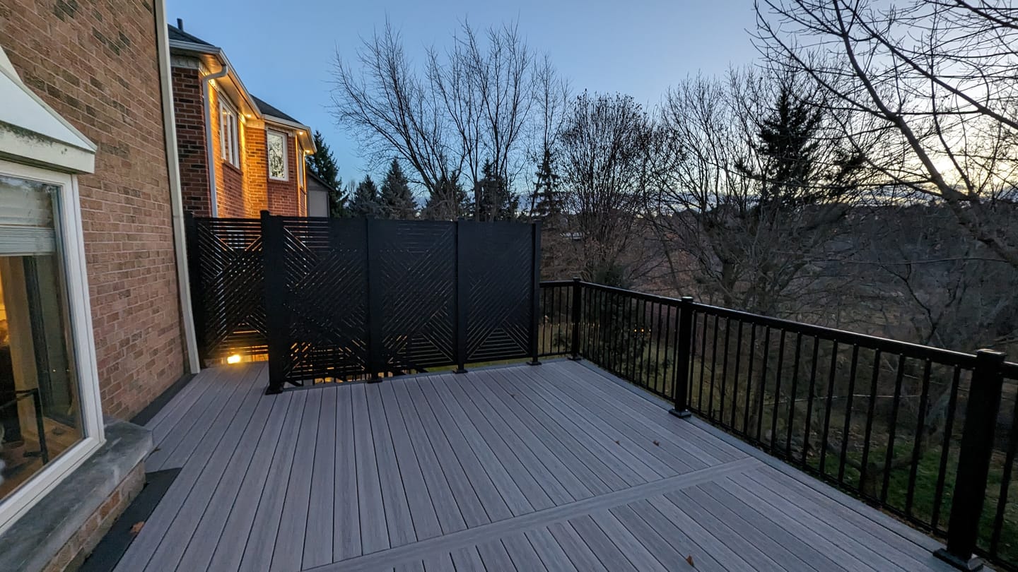 Customer photo review of Privacy Screen (Hexx)