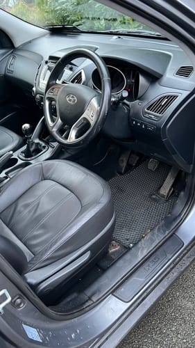 Arvydas N. review of Dywaniki samochodowe na zamówienie image 1 out of 5