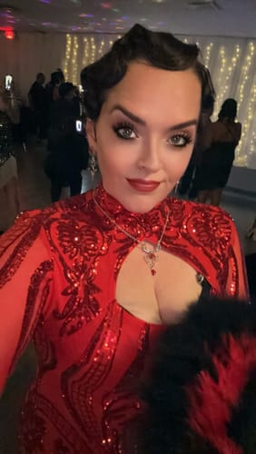 Customer photo review of [US Warehouse] Red 1920s Sequined Keyhole Dress