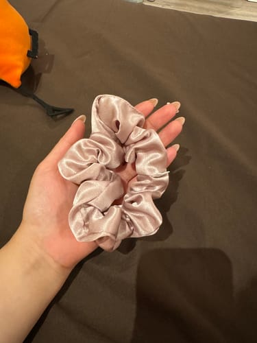 Customer photo review of TR Little Flaws Sale (Standard Scrunchies)