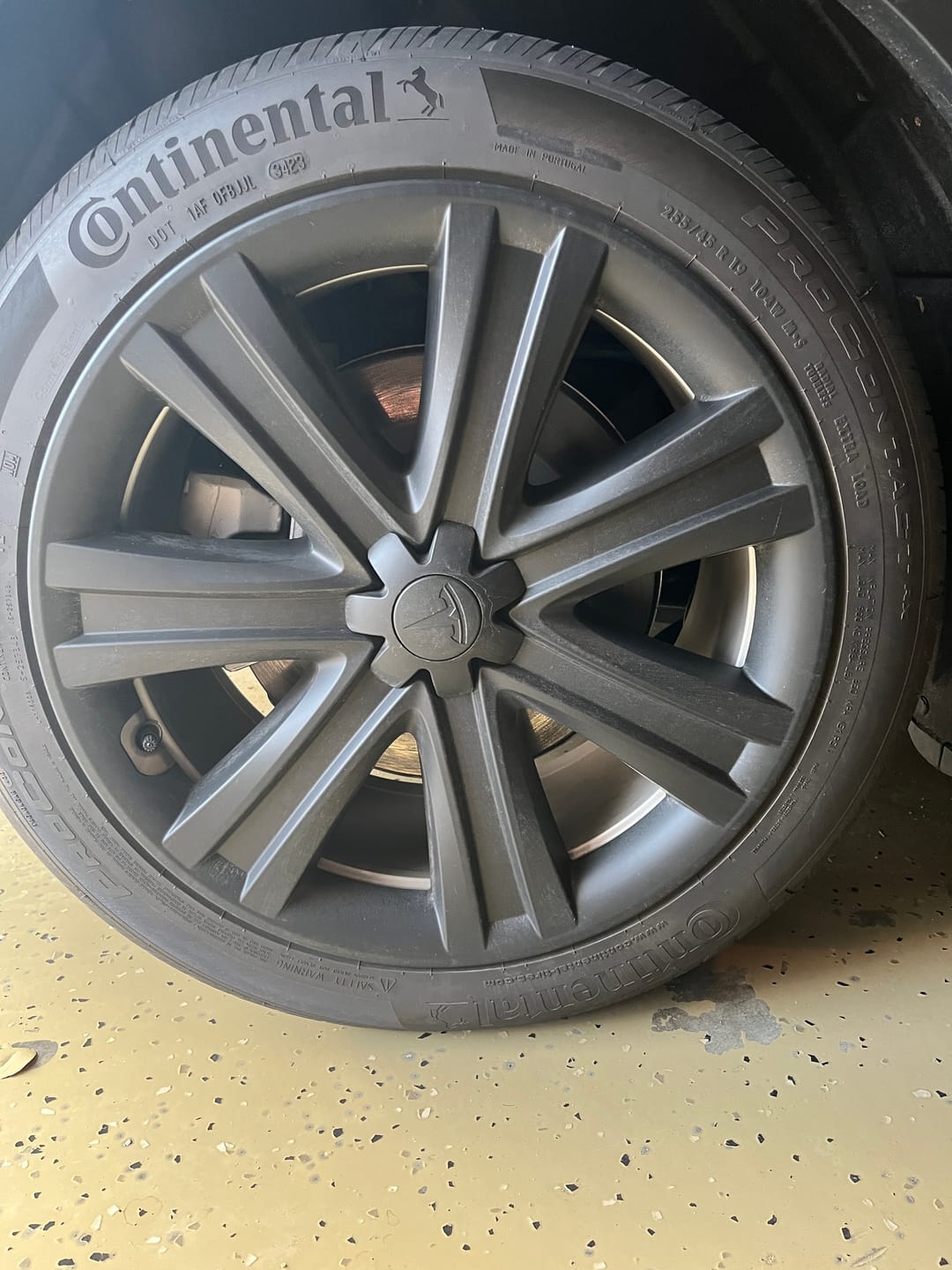 Customer photo review of TESPLUS 19'' Arachnid Style Wheel Cover for Model S/Y