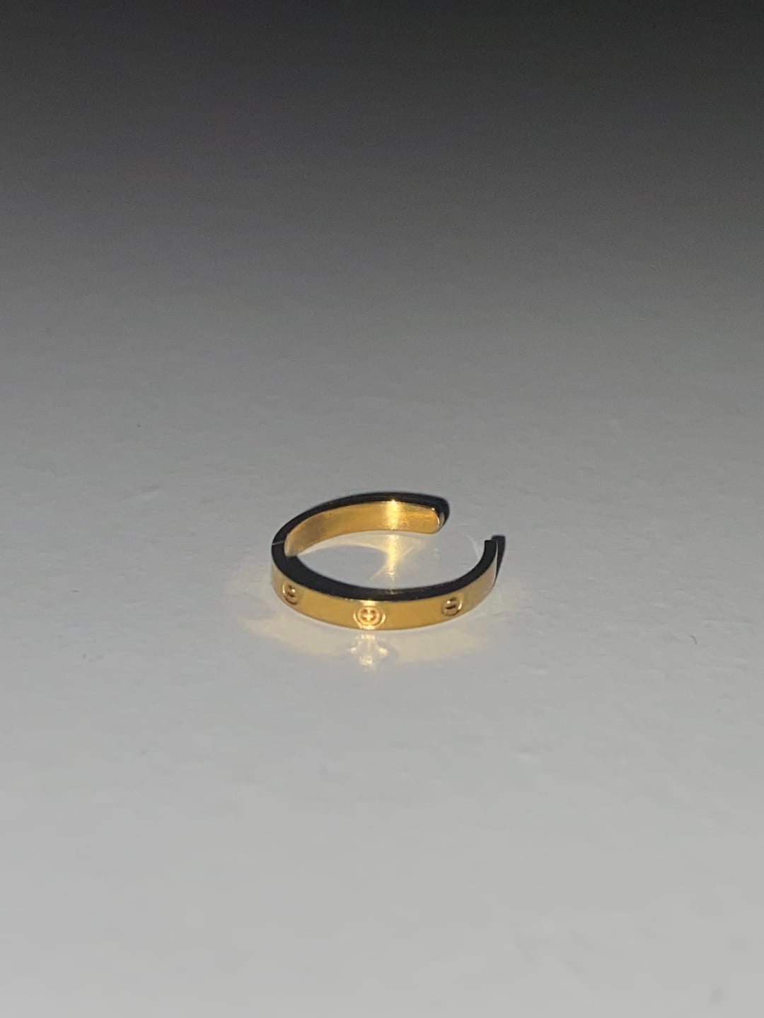 Customer photo review of Arianna Ear Cuff | 18K vergoldet